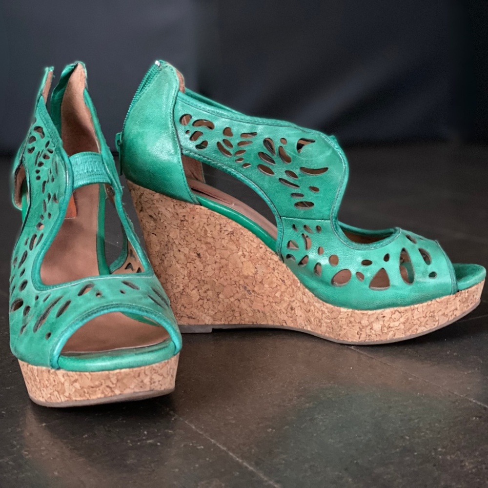 Mix Mooz Kayla Green Platform Sandals Size 8.5